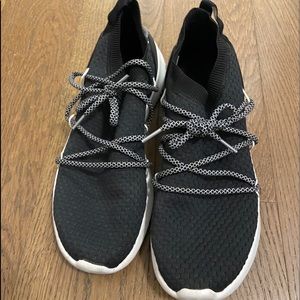 Adidas black slip on sneaker Women’s Size 9